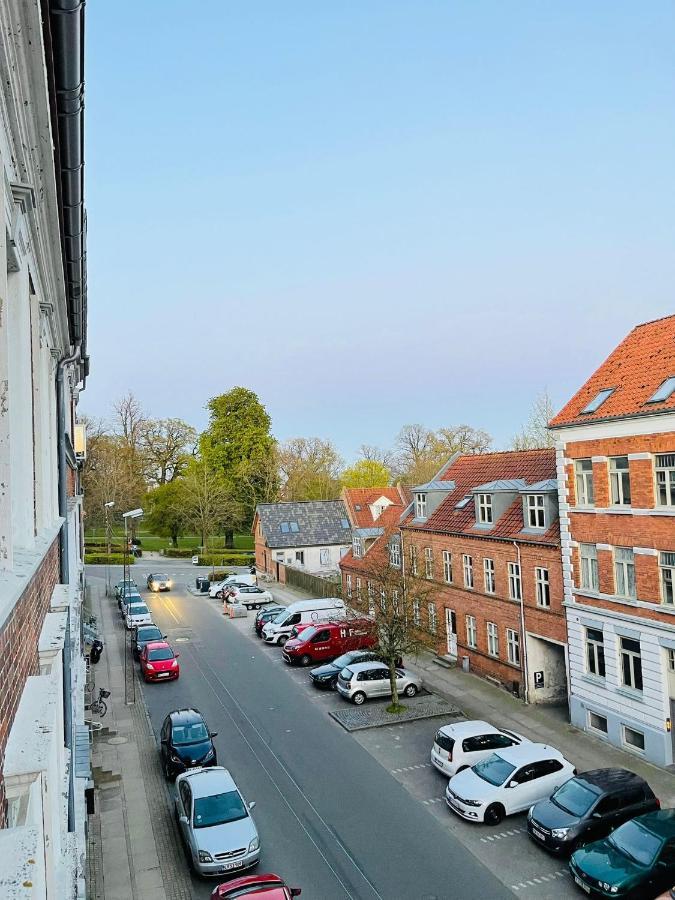 Scandinavian Apartment Hotel - Lunden 1 - Central 3 Bedroom Apartment On Two Floors Horsens Extérieur photo